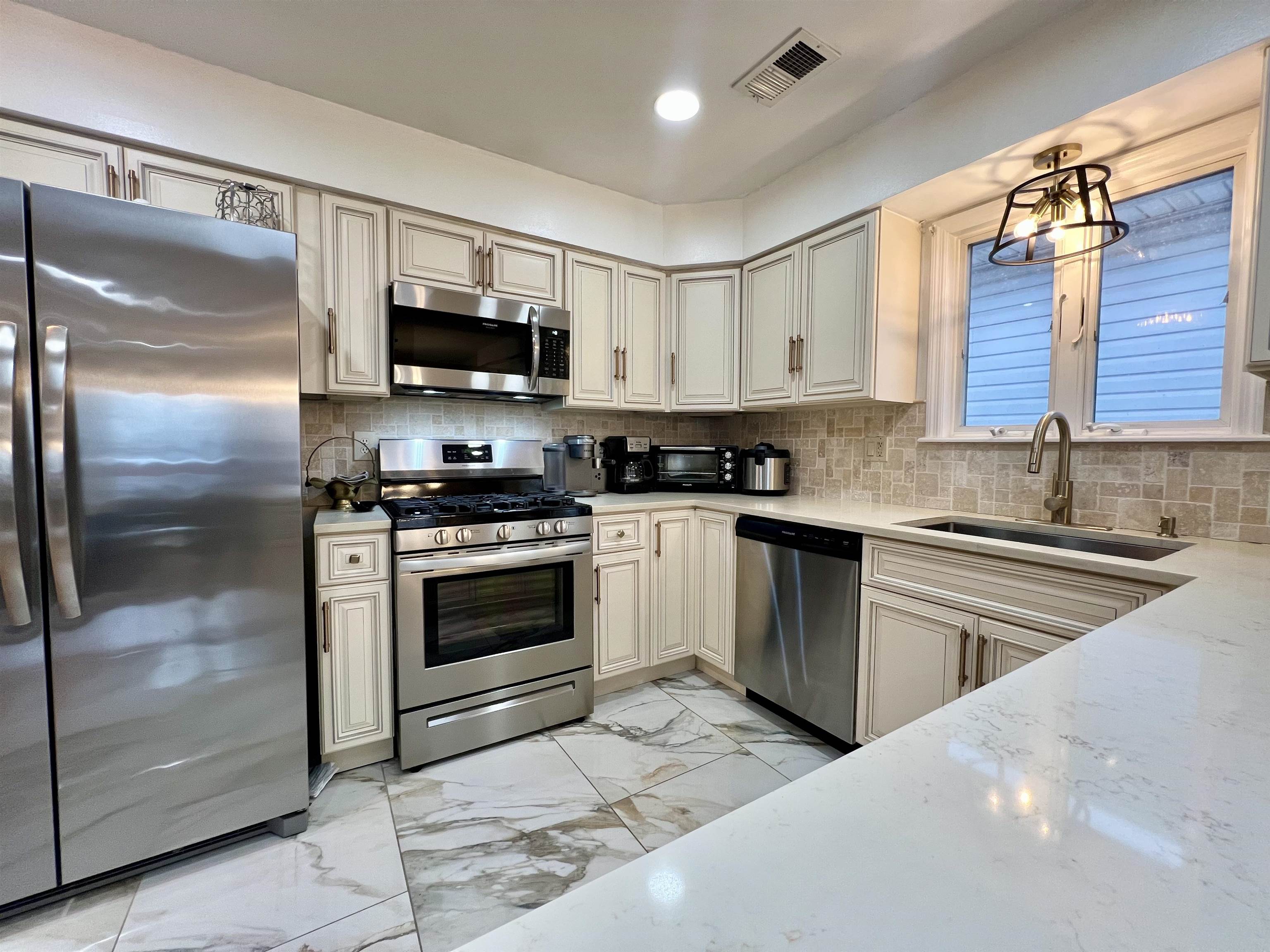 253 TERRACE AVE Unit: 2