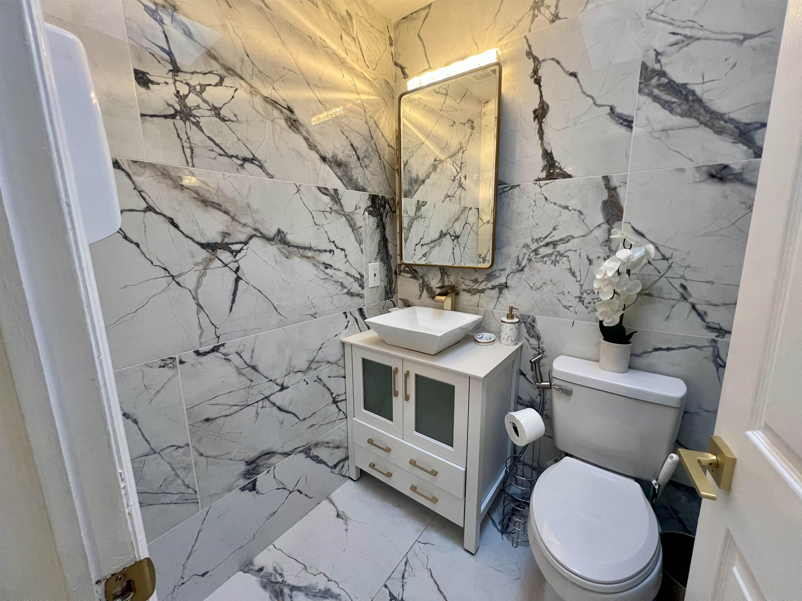 253 TERRACE AVE Unit: 2