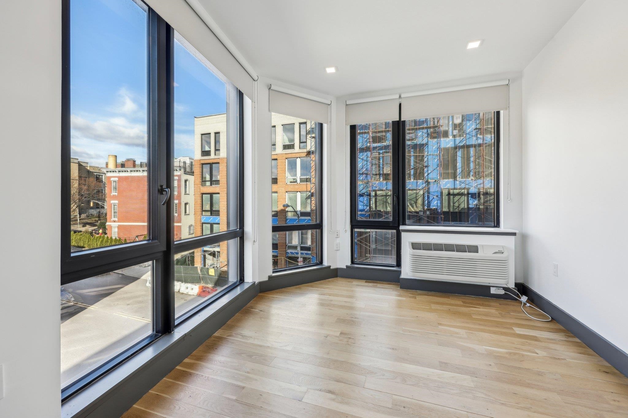 424 ARLINGTON AVE Unit: 307
