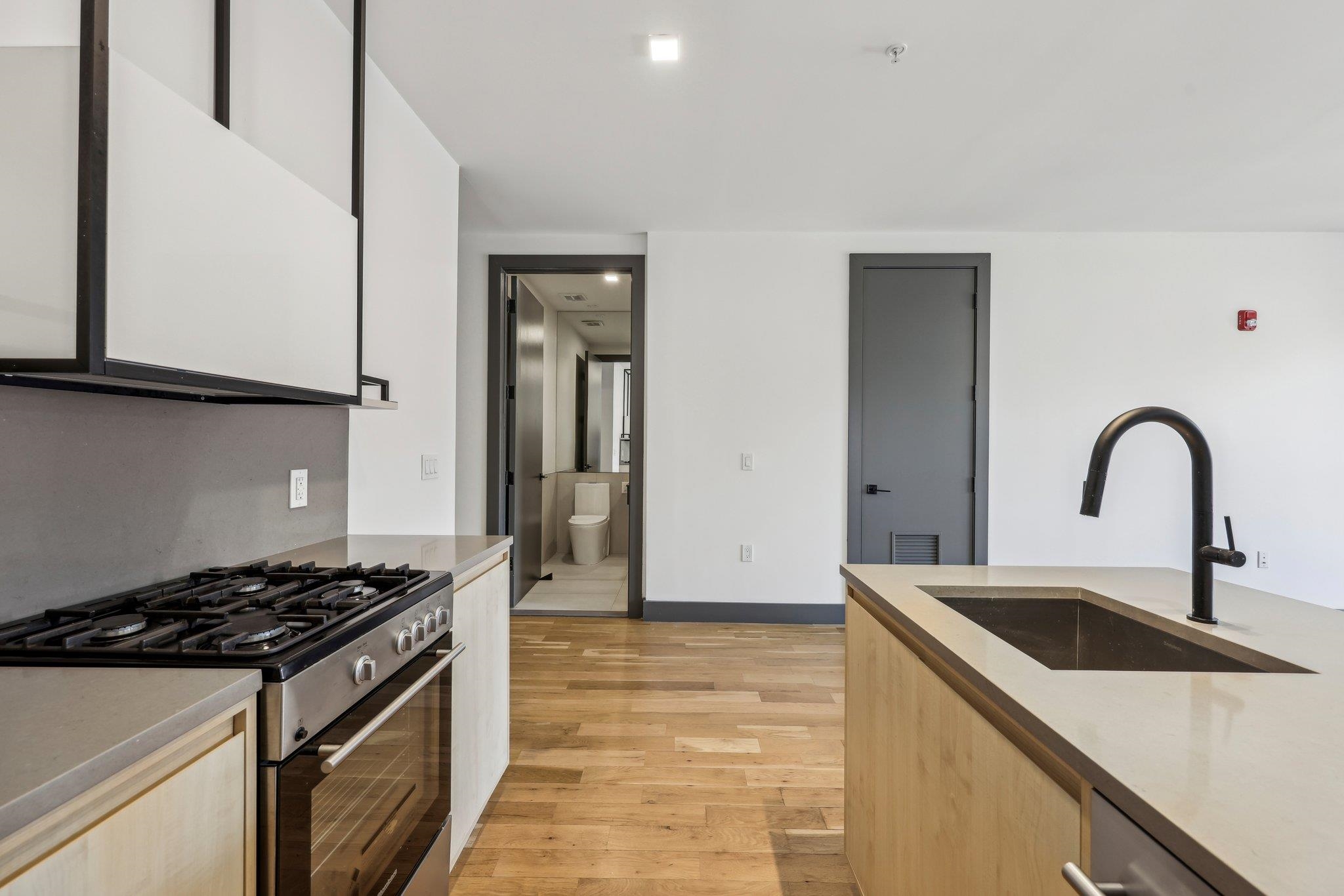 424 ARLINGTON AVE Unit: 307