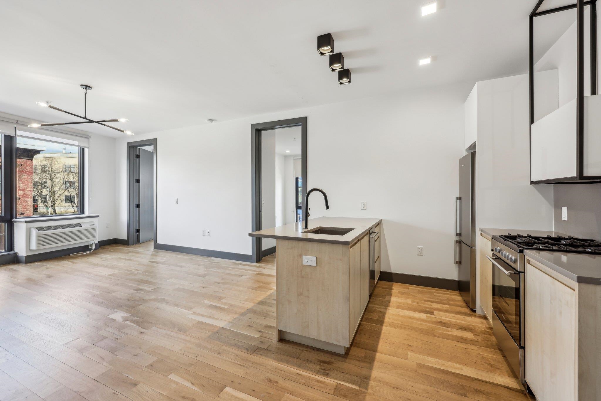 424 ARLINGTON AVE Unit: 307