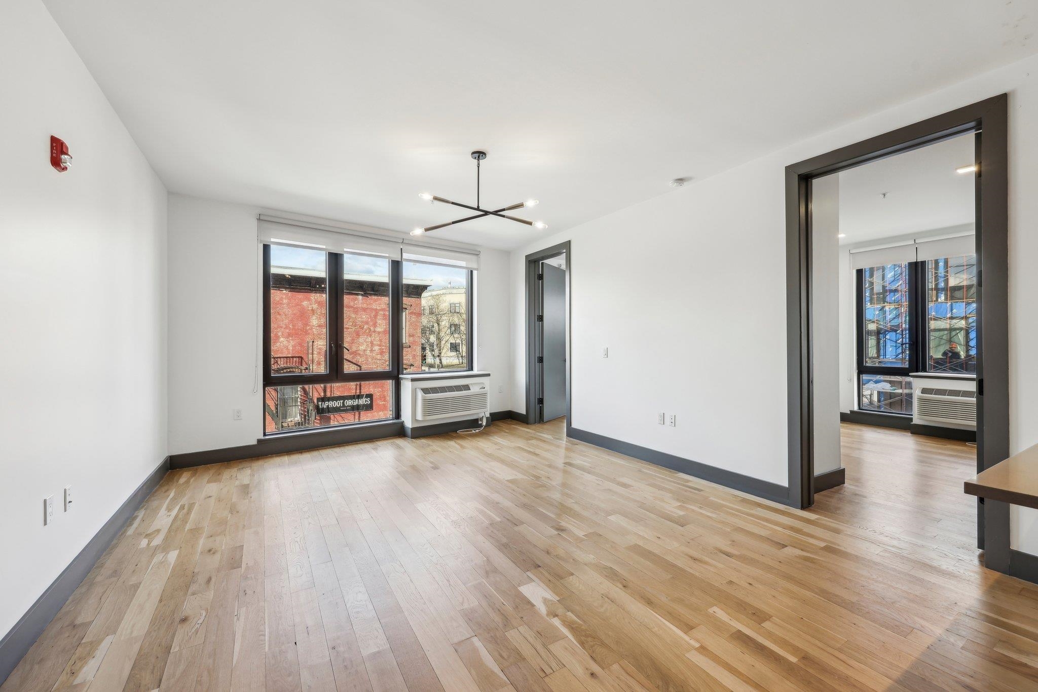 424 ARLINGTON AVE Unit: 307