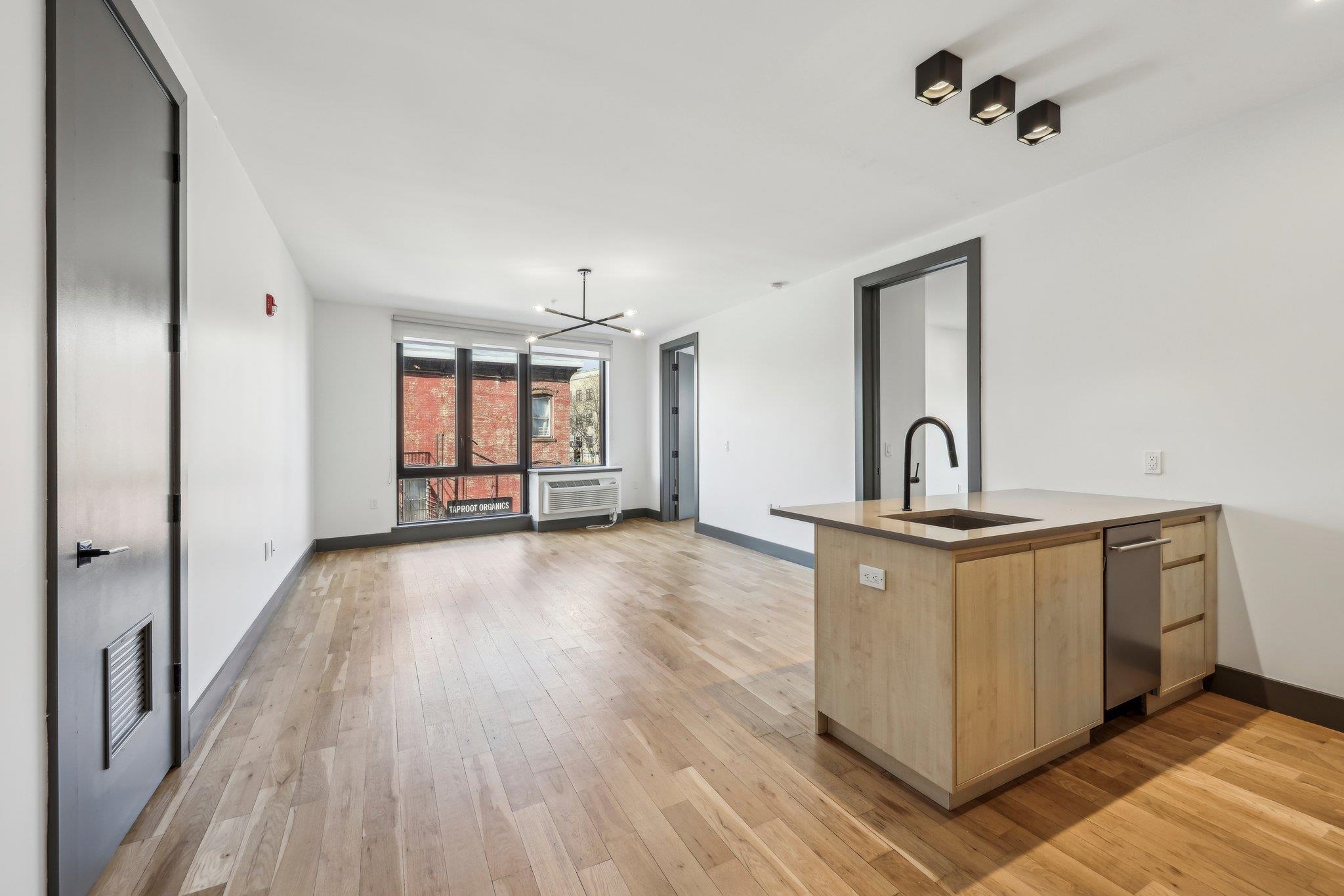 424 ARLINGTON AVE Unit: 307