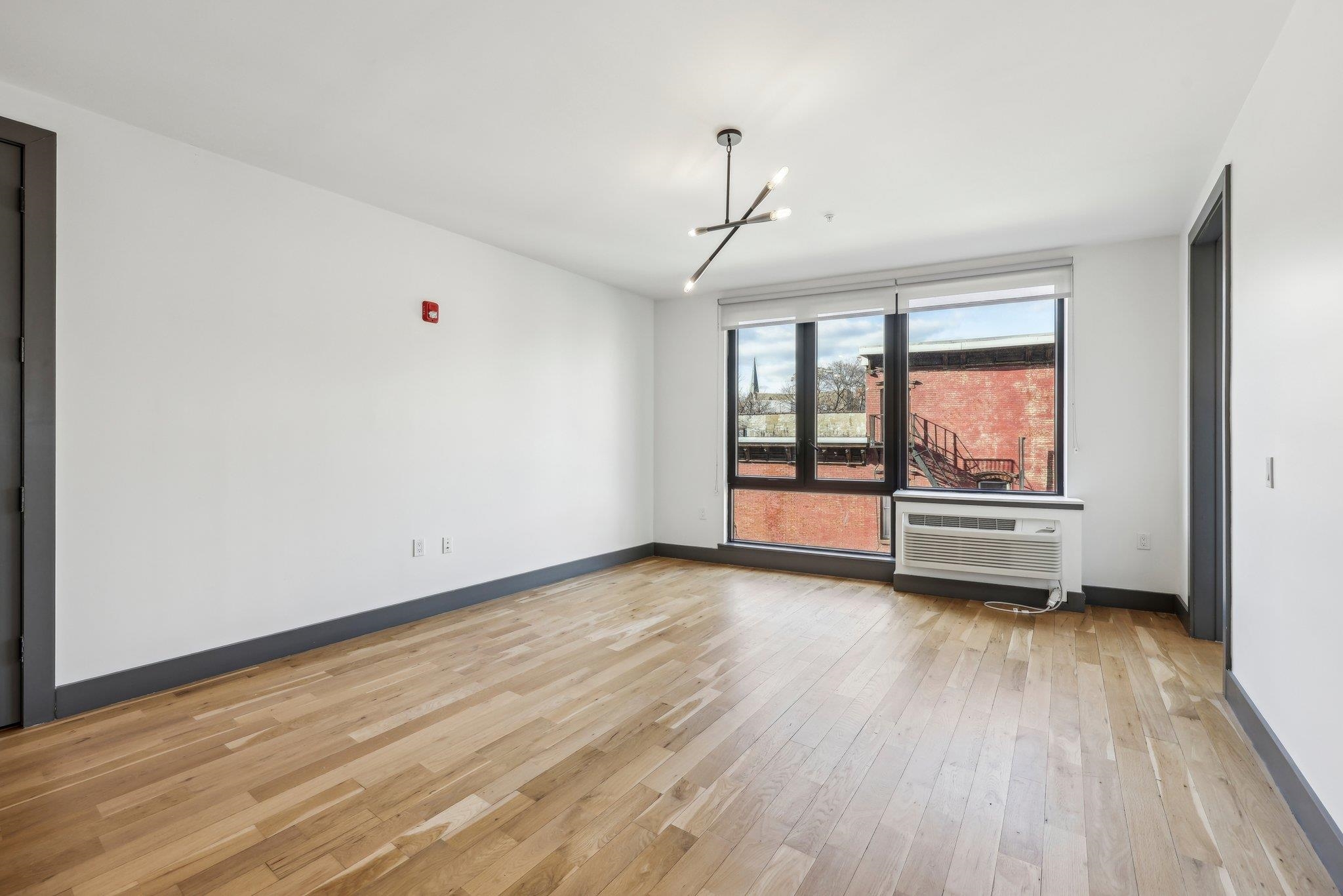 424 ARLINGTON AVE Unit: 307