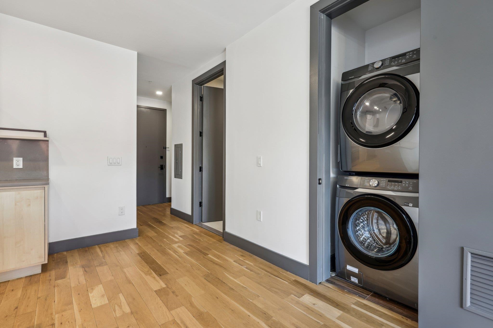 424 ARLINGTON AVE Unit: 307