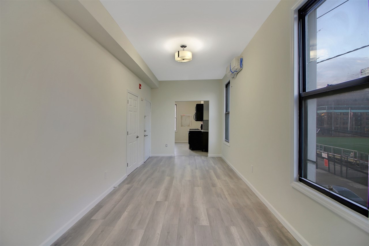 332 JACKSON ST Unit: 2R