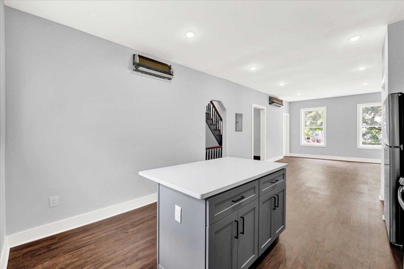 828 OCEAN AVE Unit: 2