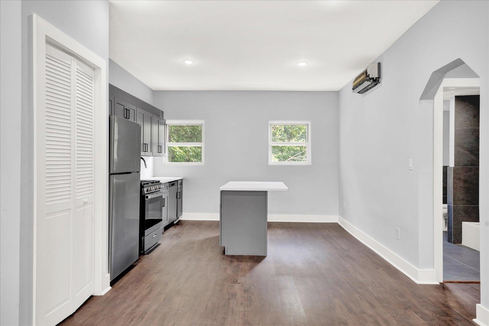 828 OCEAN AVE Unit: 2