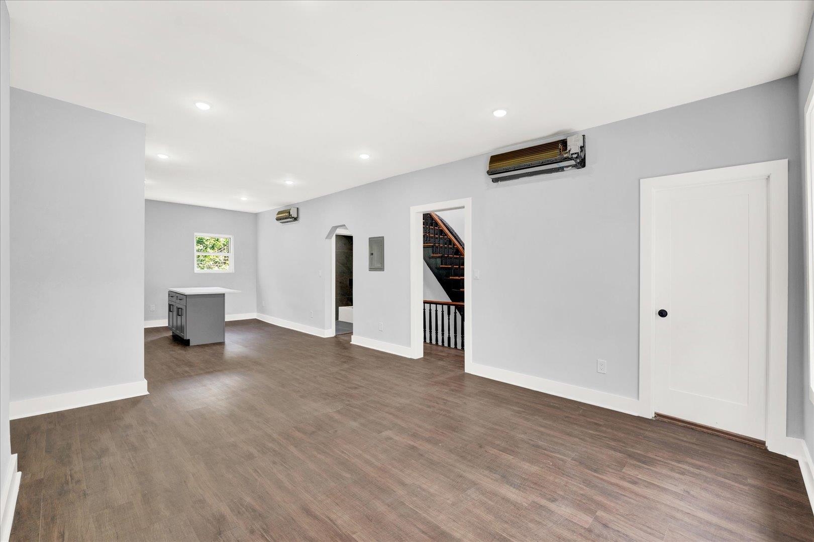 828 OCEAN AVE Unit: 2