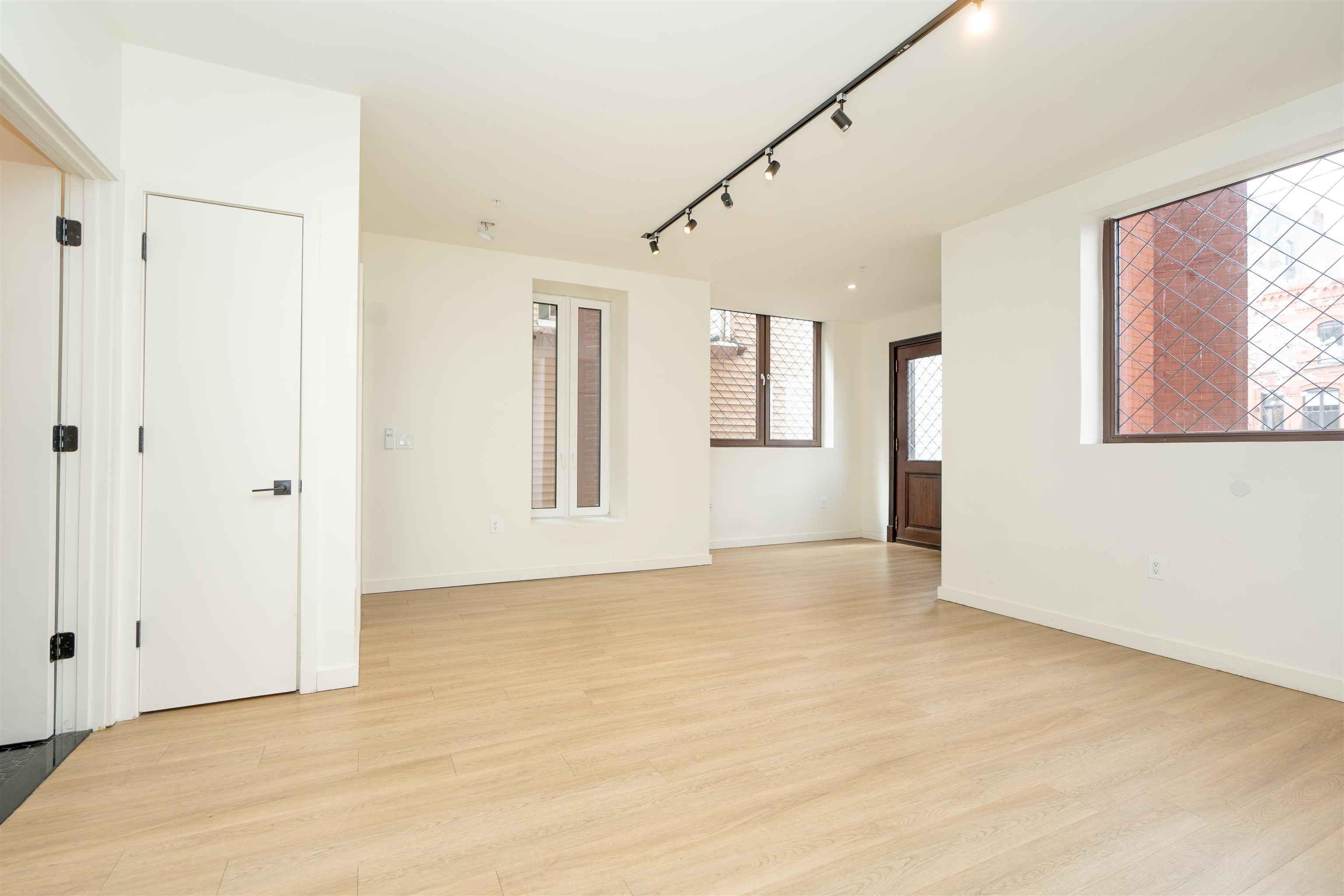 328 PACIFIC AVE Unit: 101