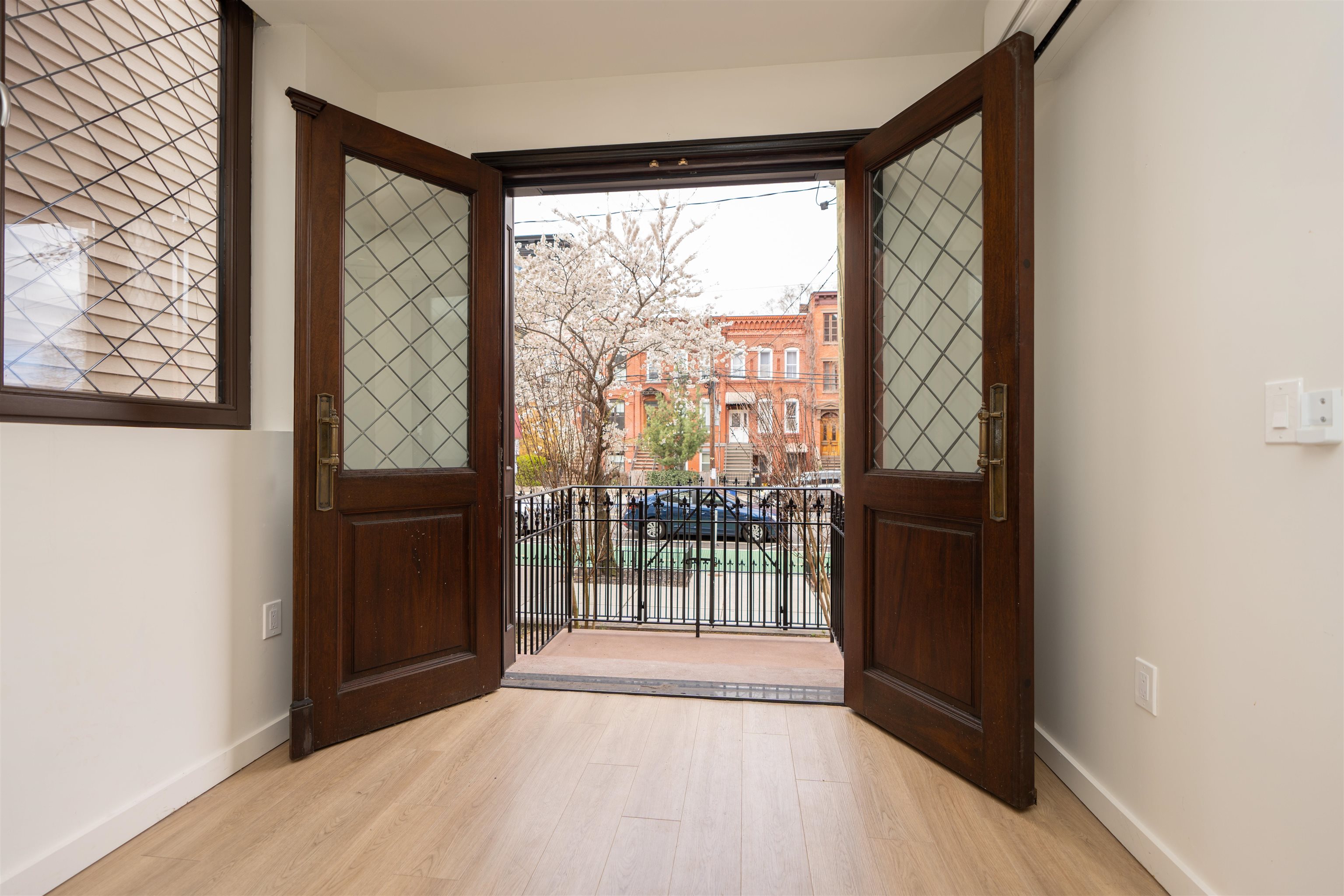 328 PACIFIC AVE Unit: 101