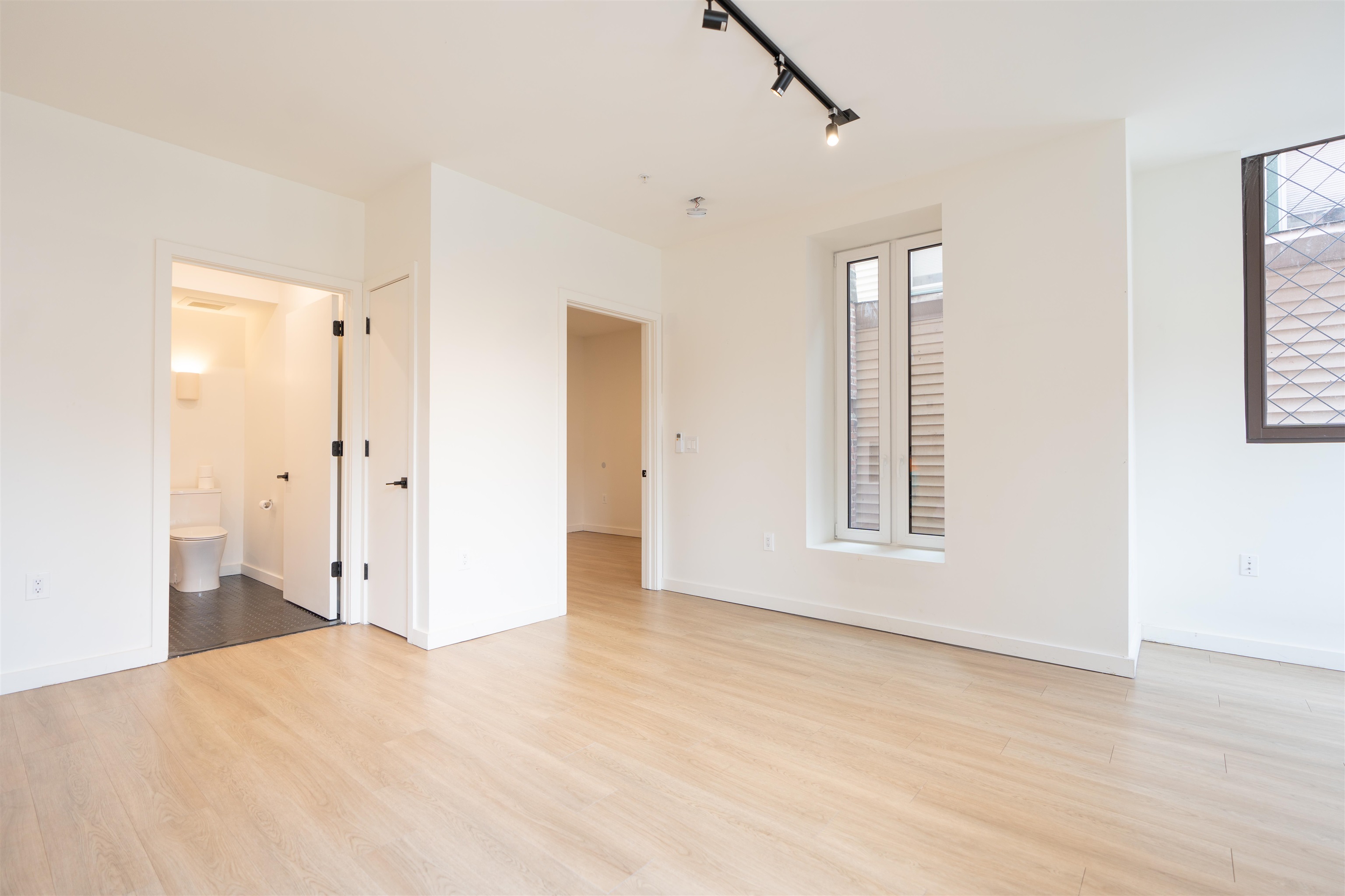 328 PACIFIC AVE Unit: 101