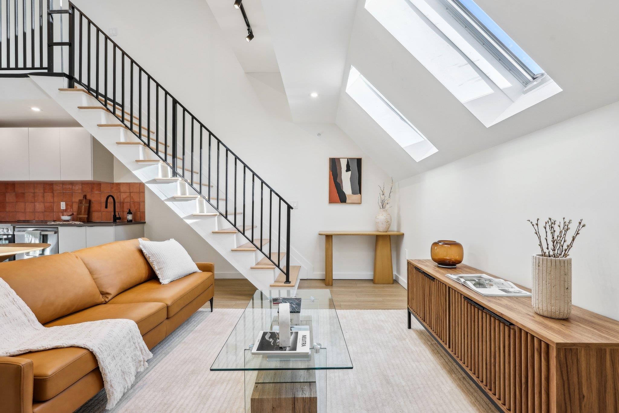 328 PACIFIC AVE Unit: 401