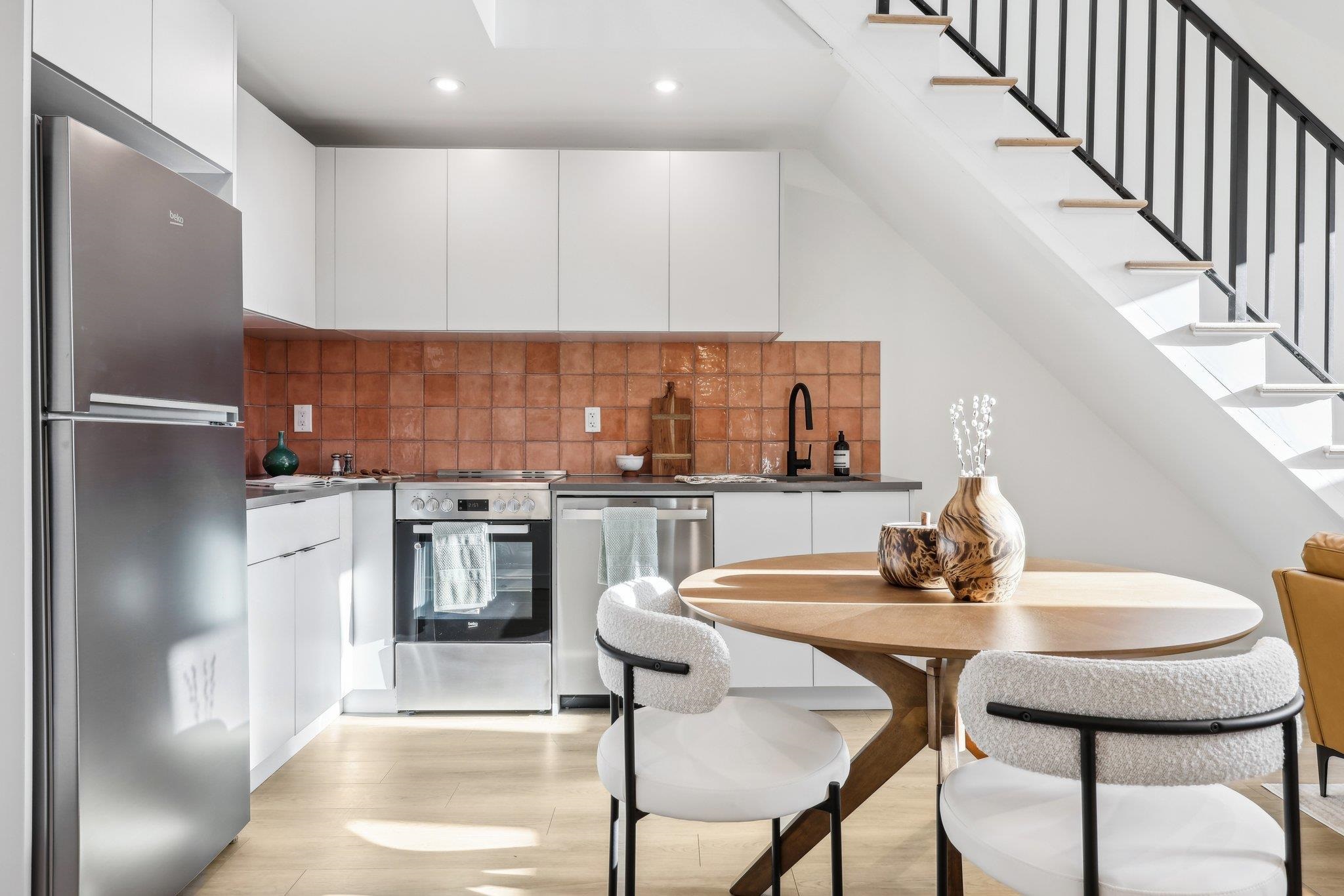 328 PACIFIC AVE Unit: 401