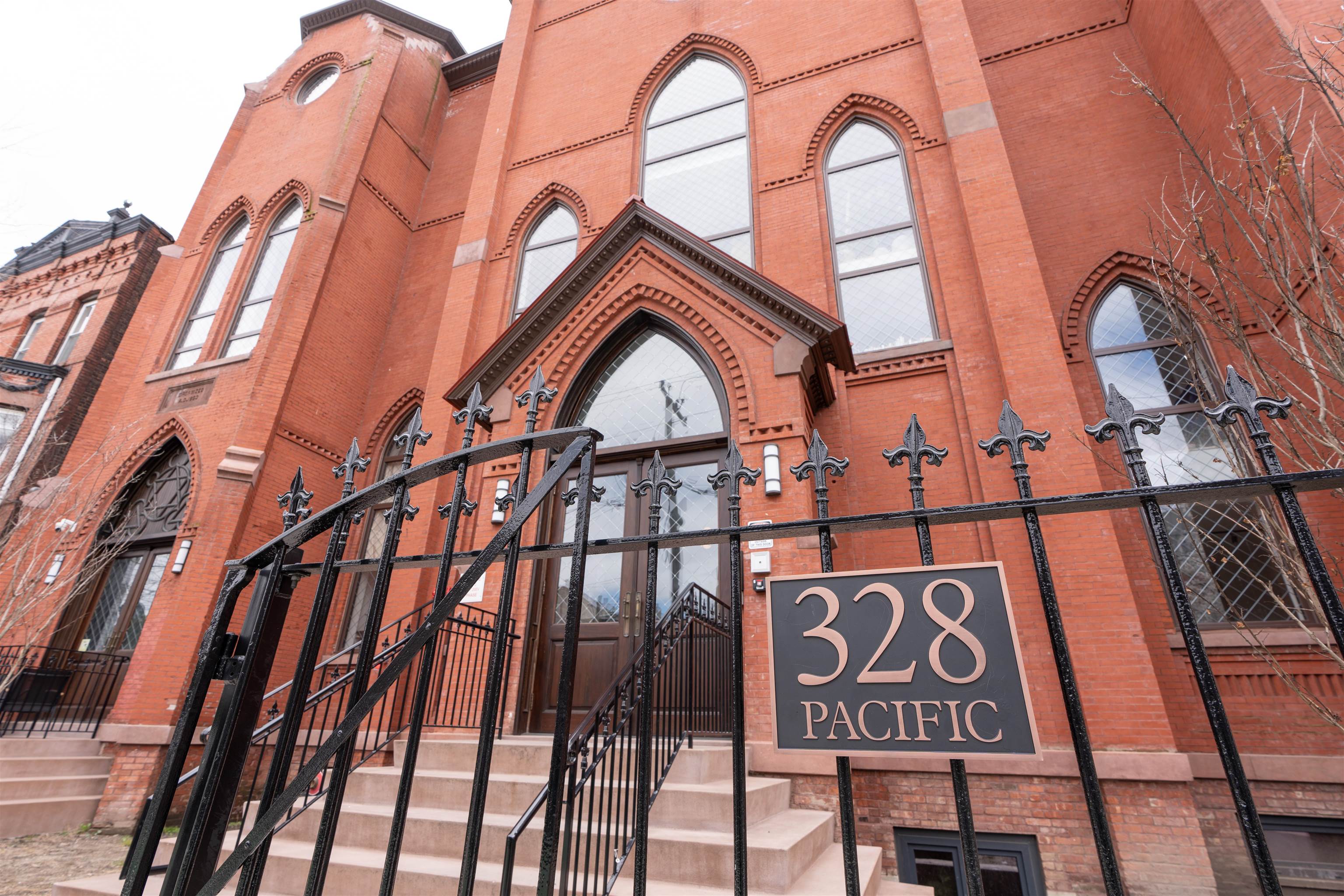 328 PACIFIC AVE Unit: 401