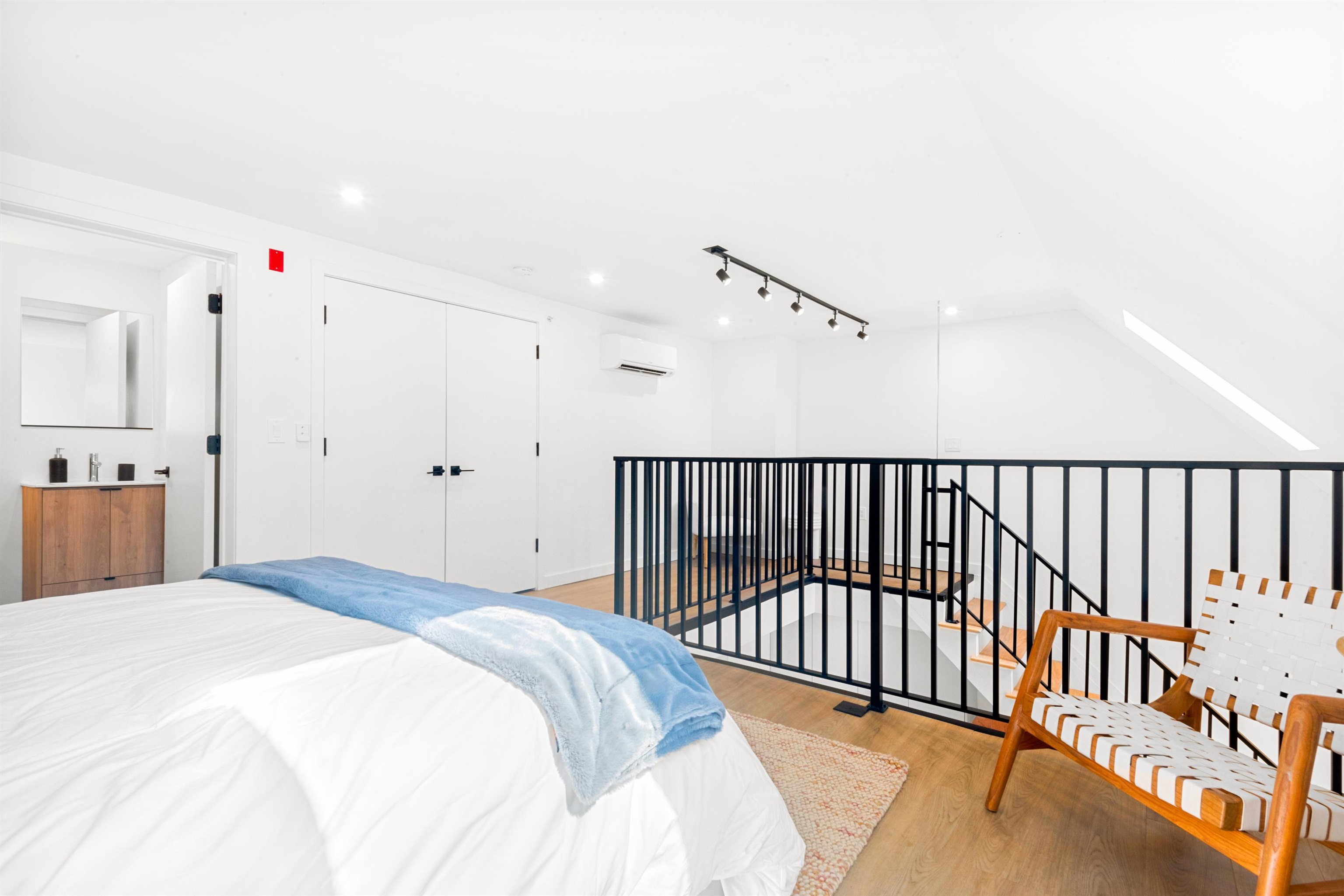 328 PACIFIC AVE Unit: 401