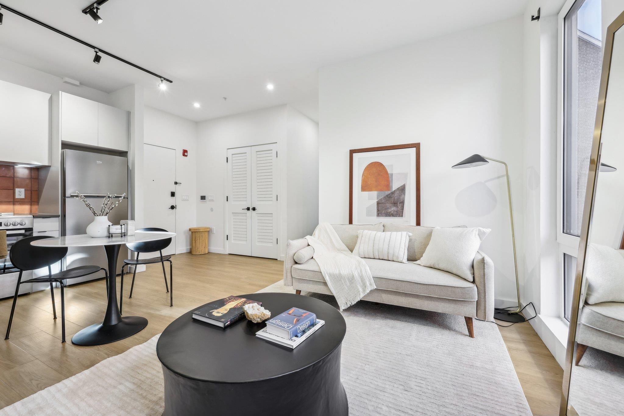 328 PACIFIC AVE Unit: 210