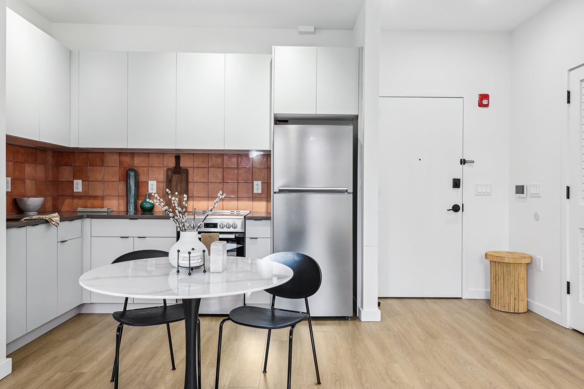 328 PACIFIC AVE Unit: 210