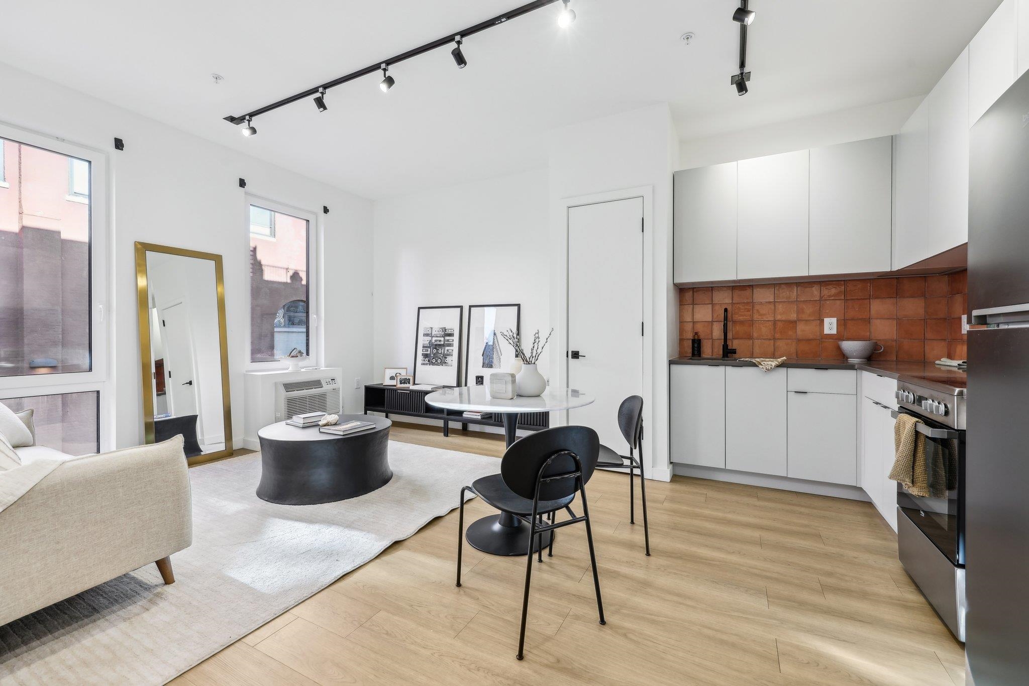 328 PACIFIC AVE Unit: 210