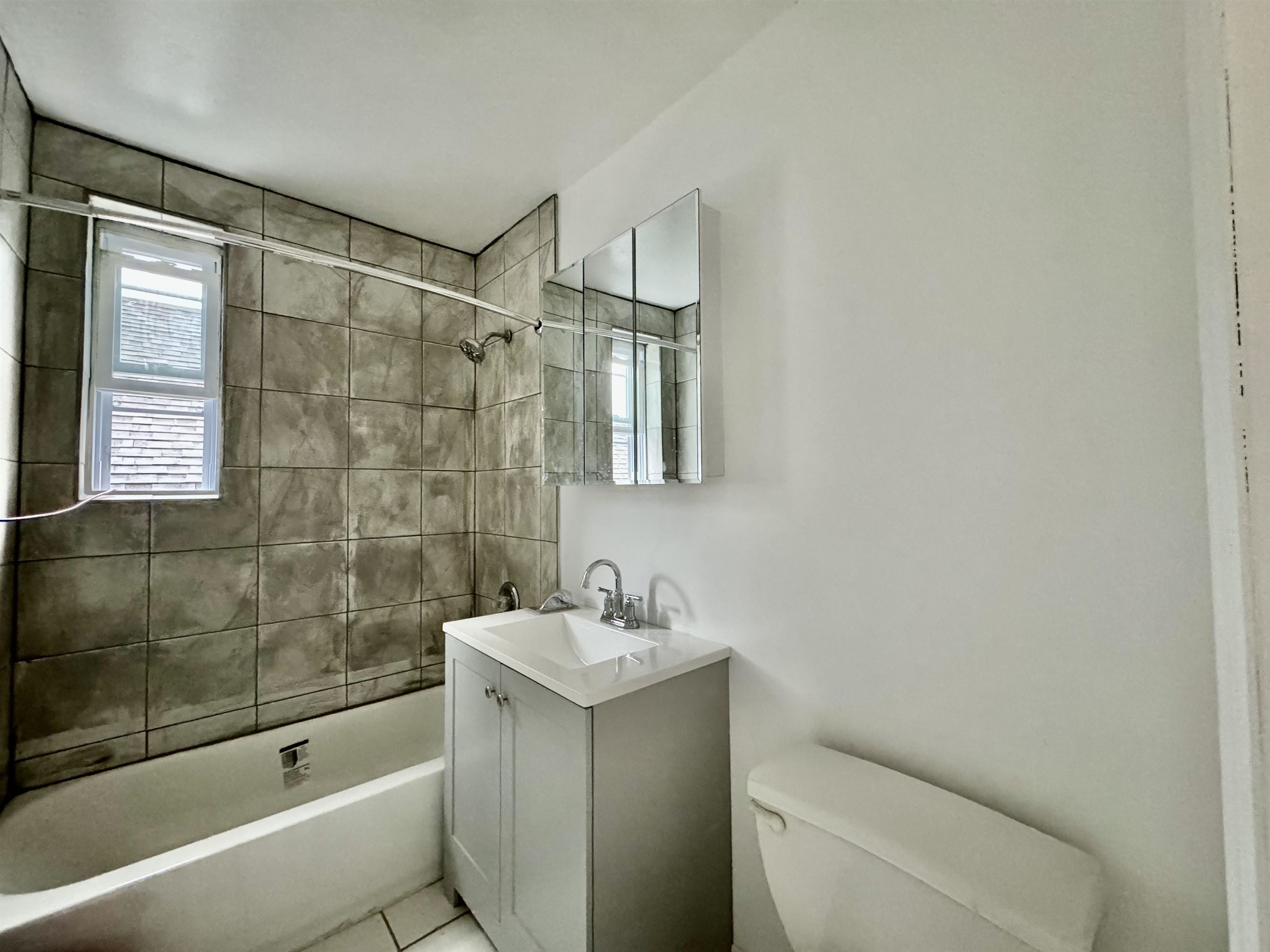8610 KENNEDY BLVD Unit: 15