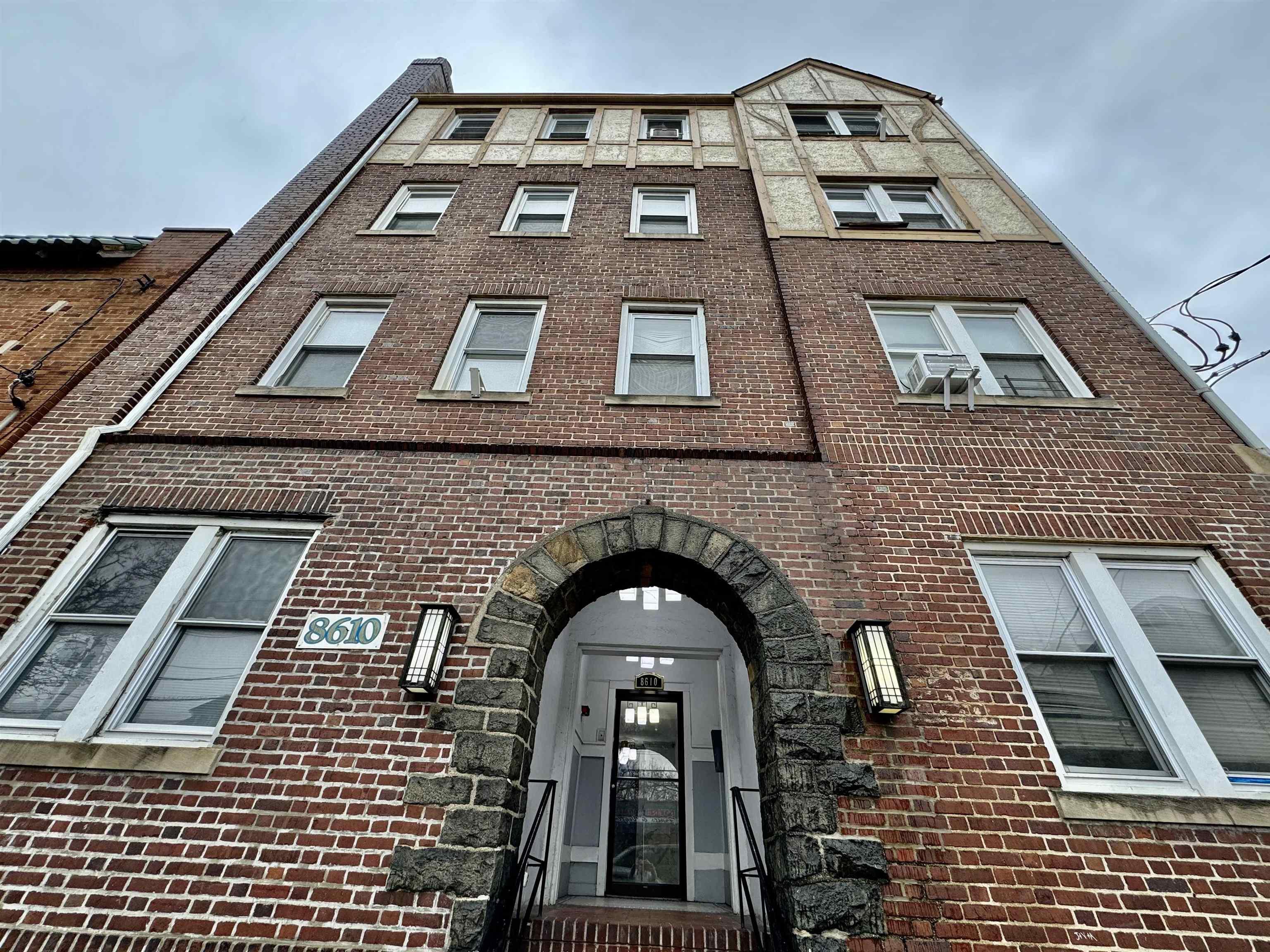 8610 KENNEDY BLVD Unit: 15