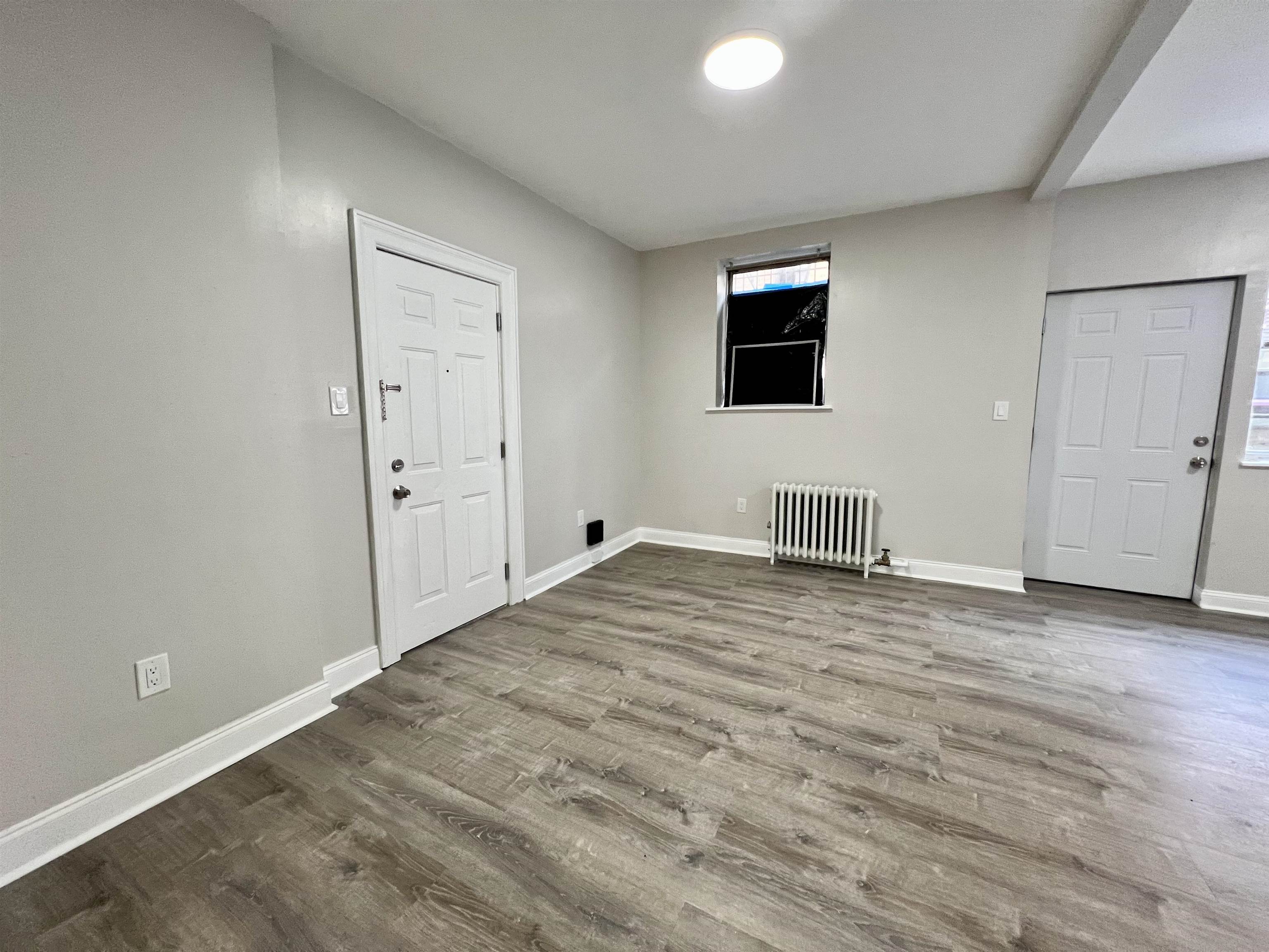 6002 HUDSON AVE Unit: 1A