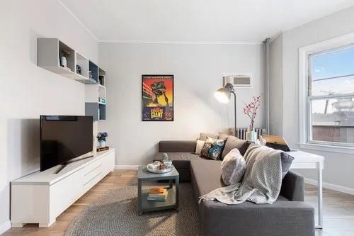 4914 PARK AVE Unit: 2F