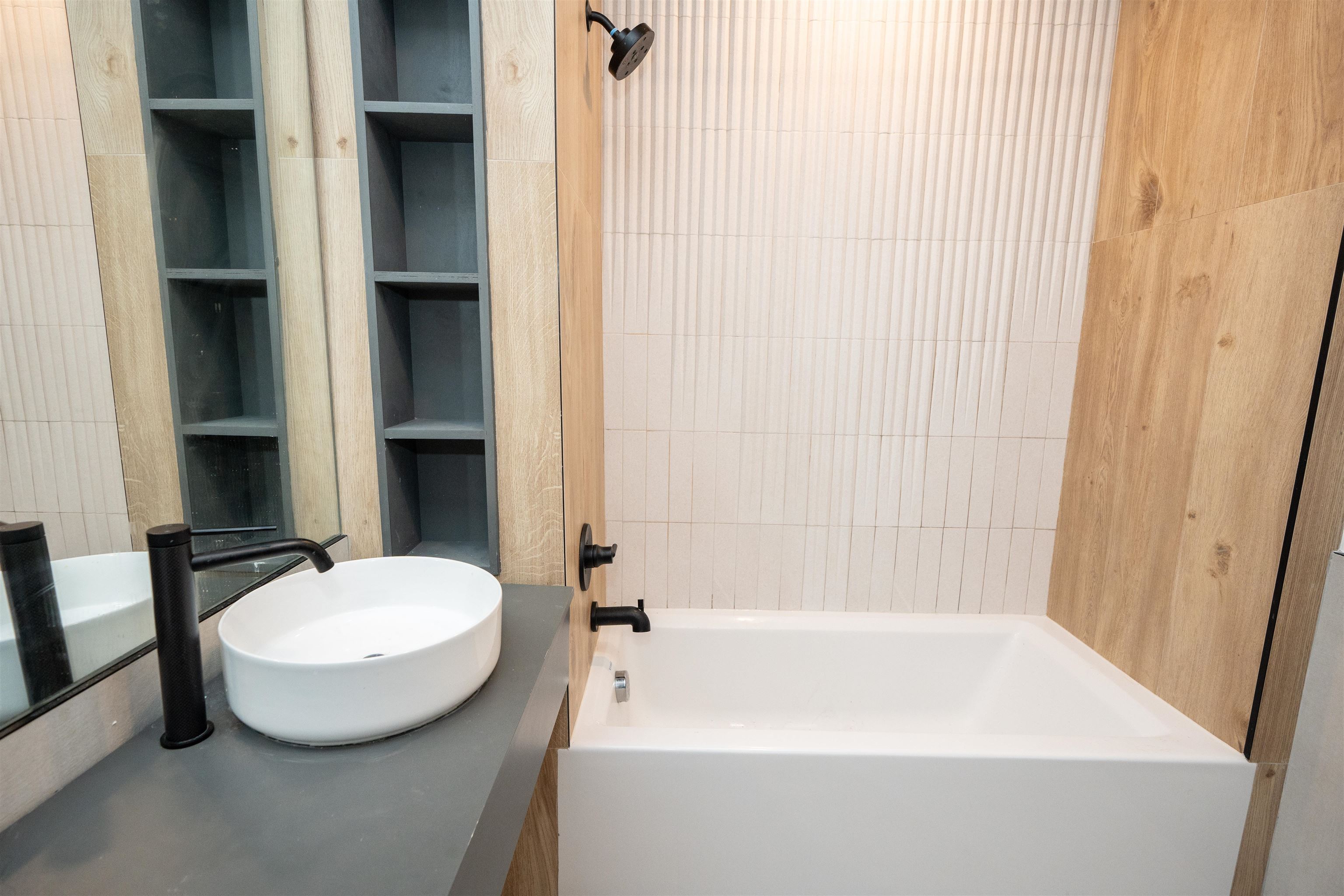 424 ARLINGTON AVE Unit: 408