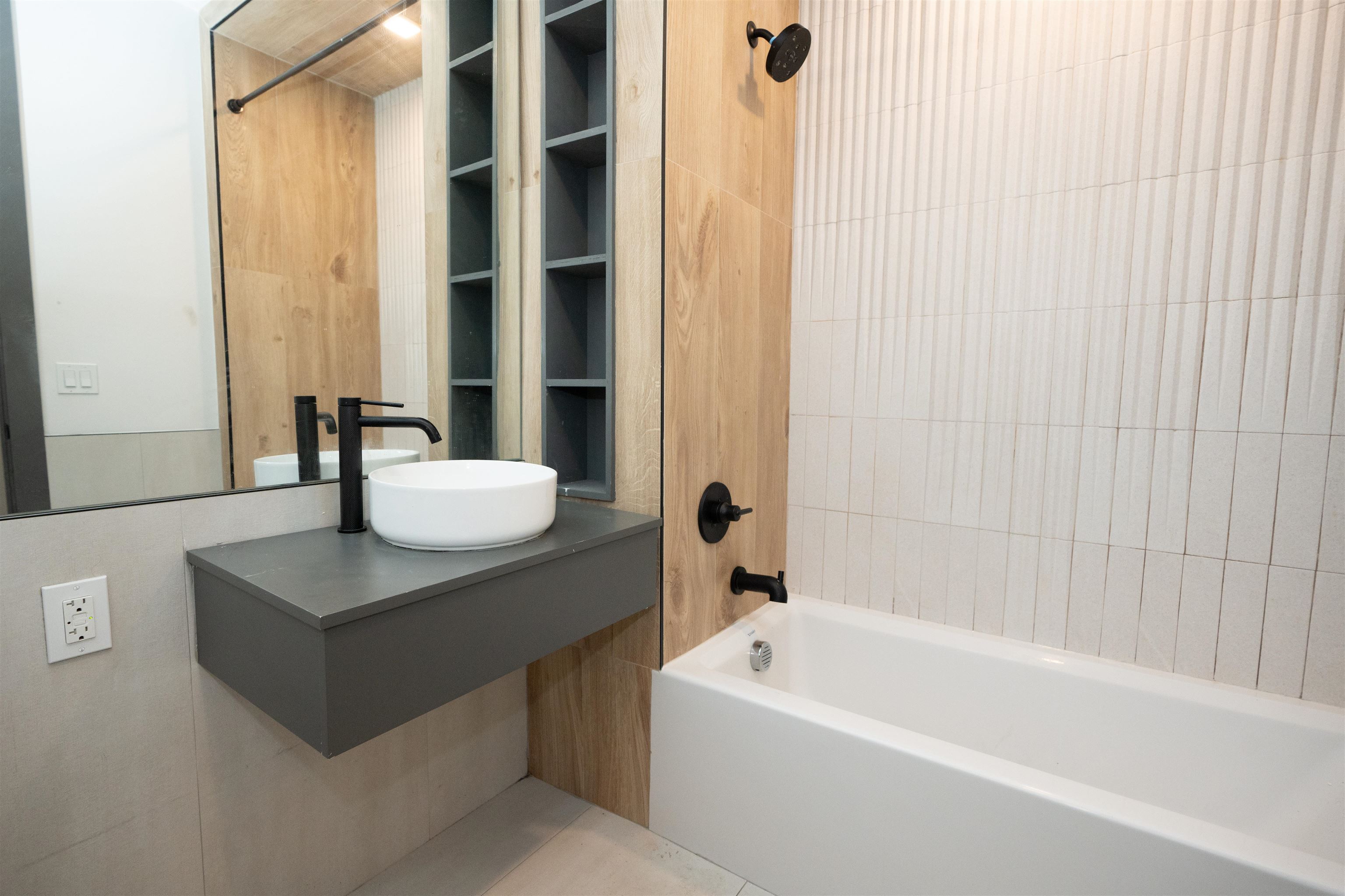 424 ARLINGTON AVE Unit: 408