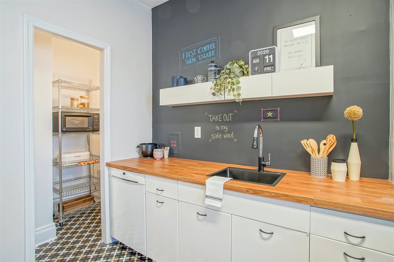 4914 PARK AVE Unit: 2R