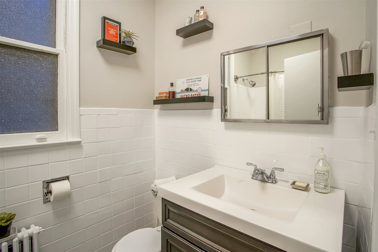 4914 PARK AVE Unit: 2R