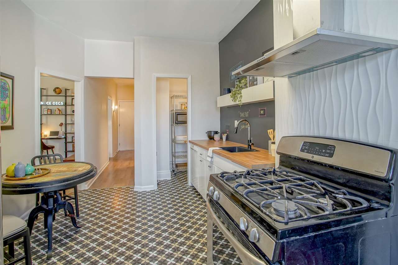 4914 PARK AVE Unit: 2R