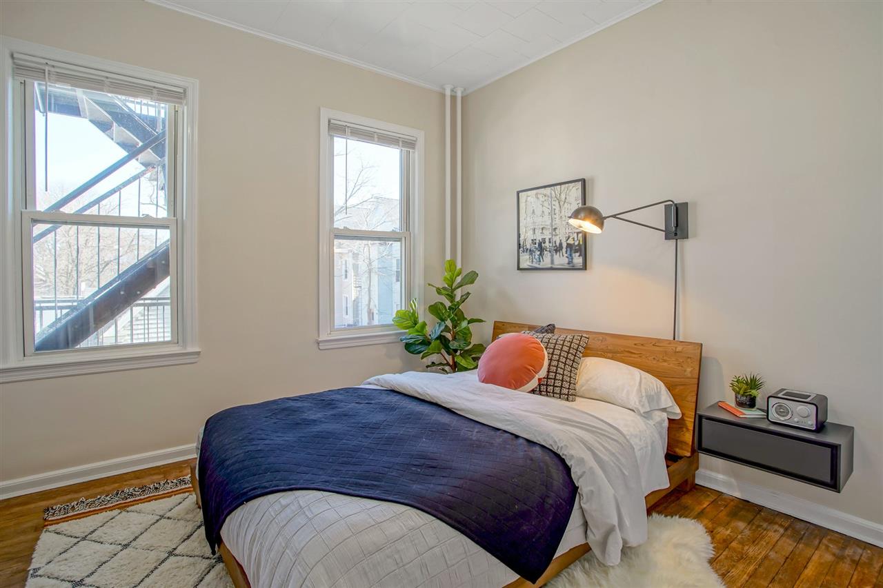 4914 PARK AVE Unit: 2R