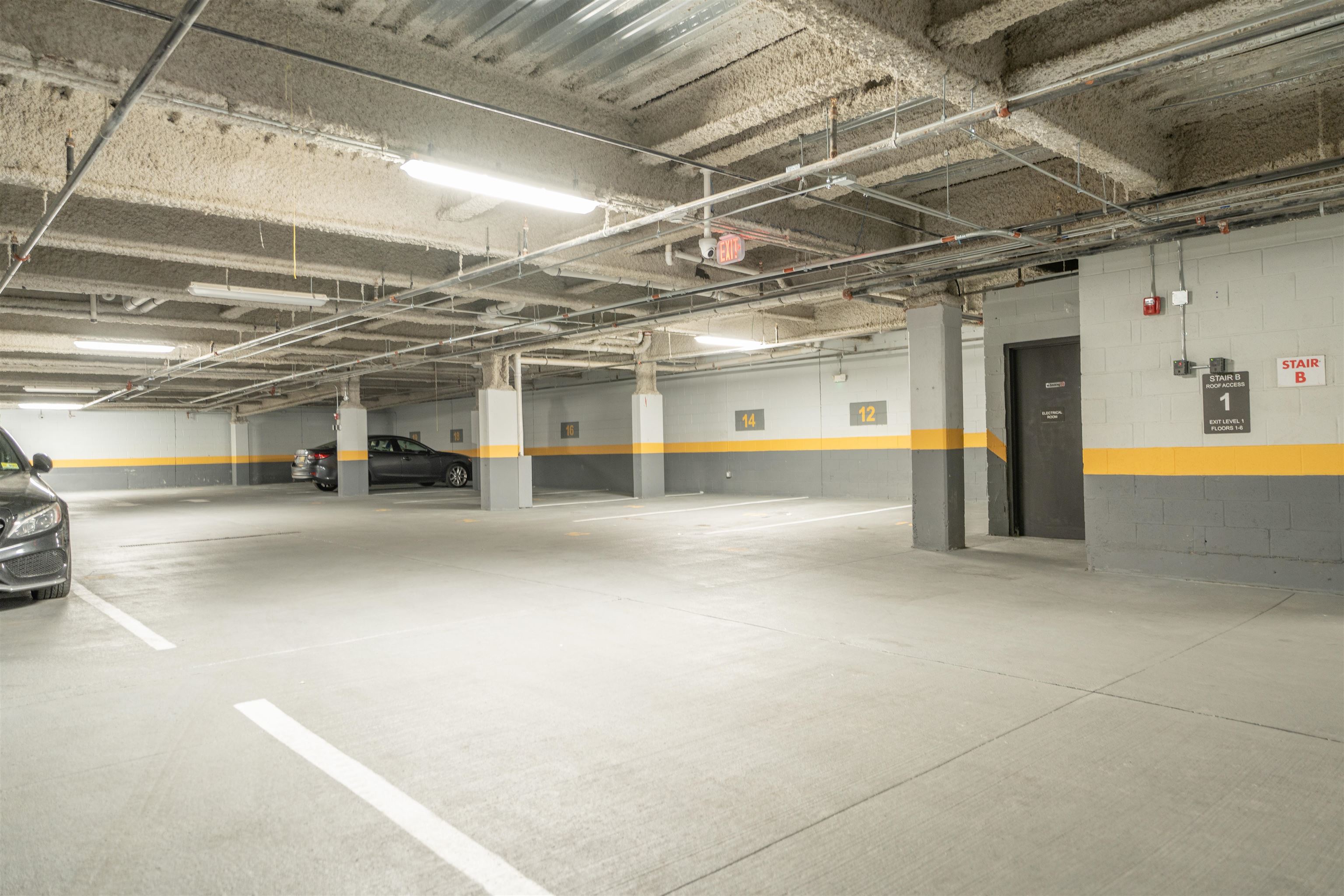 144 BERGEN AVE Unit: 4D