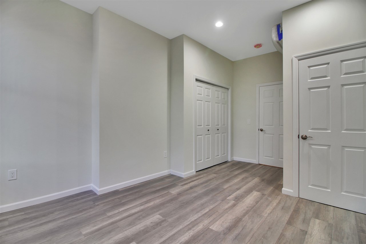 332 JACKSON ST Unit: 2L