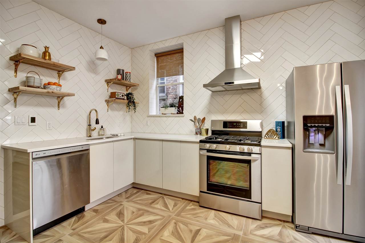 97 CLIFTON TERRACE Unit: 7