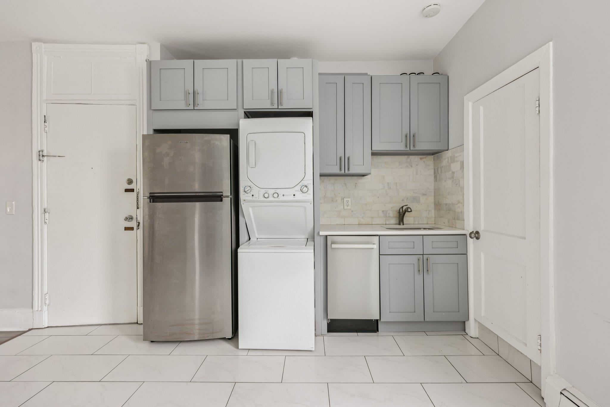 59 MONITOR ST Unit: 3R