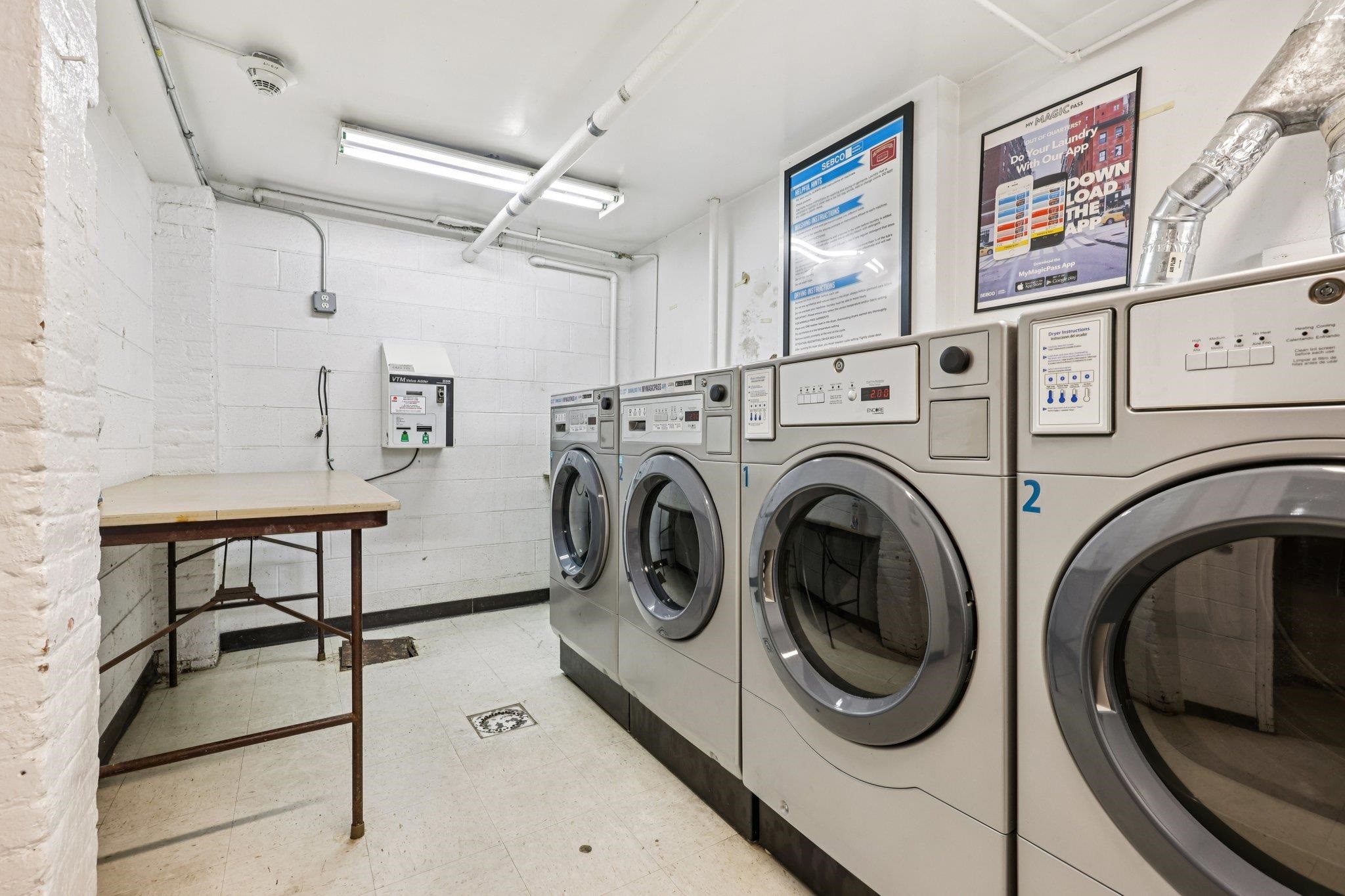 263 10TH ST Unit: 1E