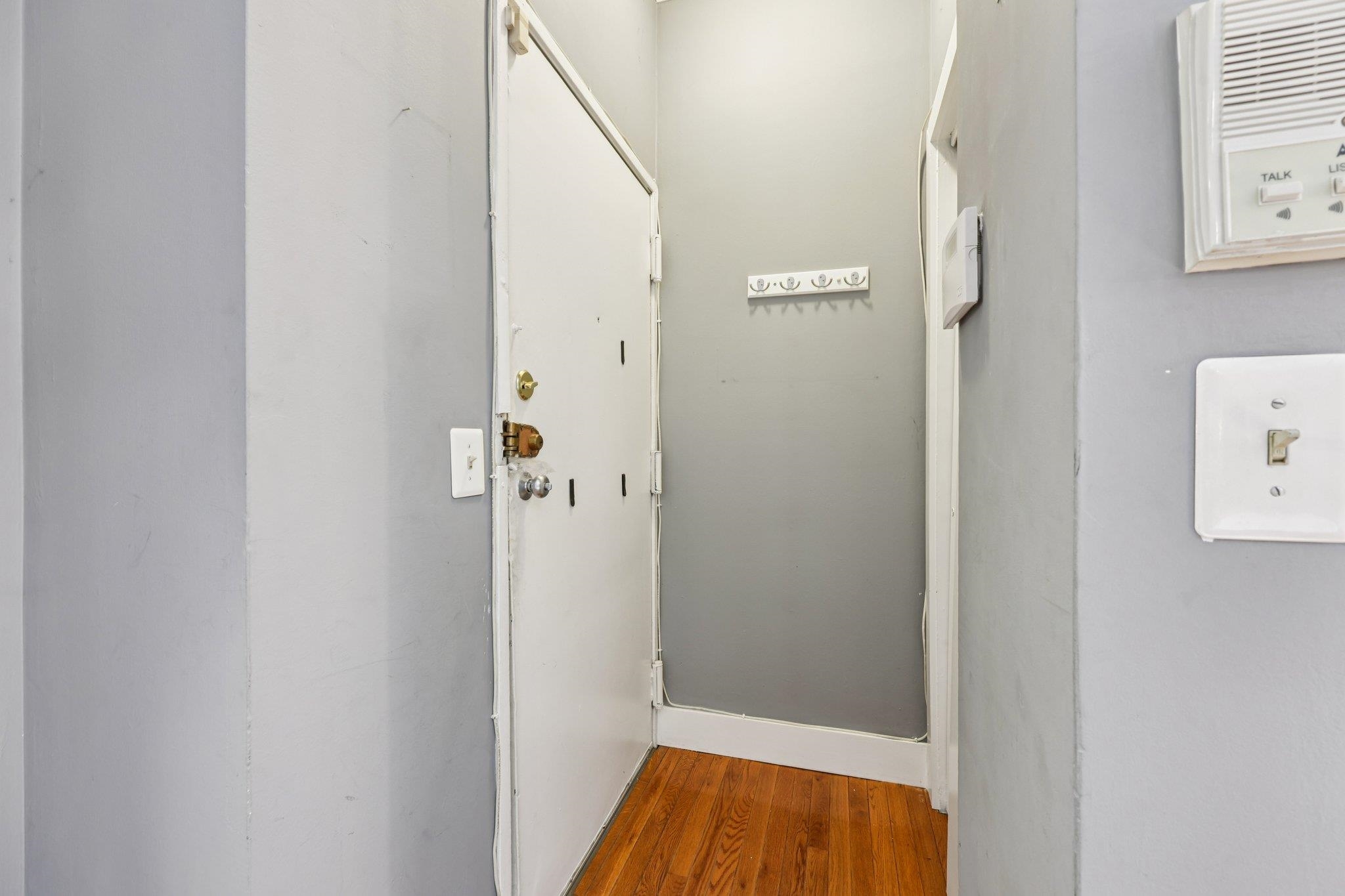 263 10TH ST Unit: 1E