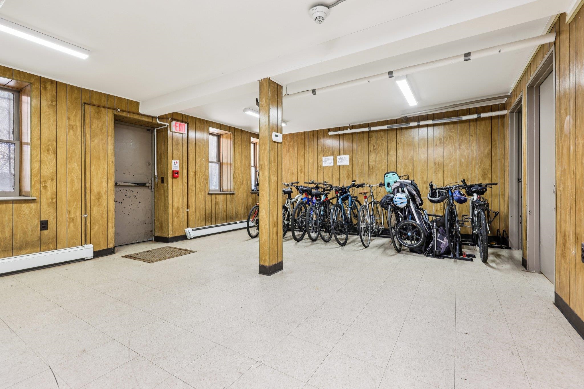 263 10TH ST Unit: 1E