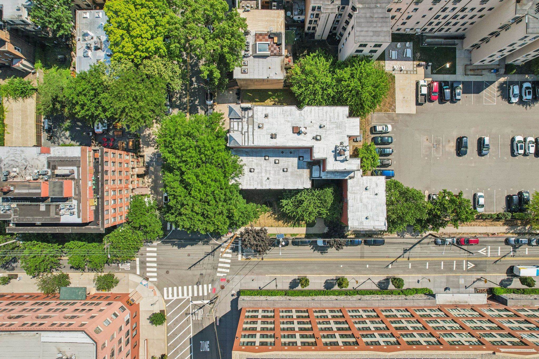 263 10TH ST Unit: 1E