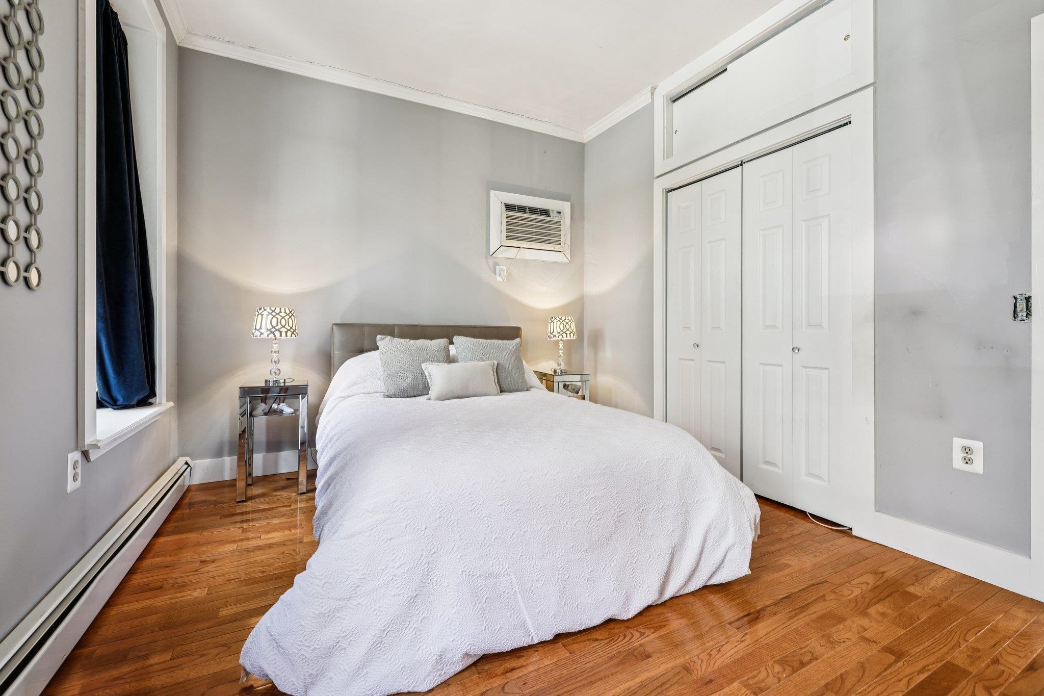 263 10TH ST Unit: 1E