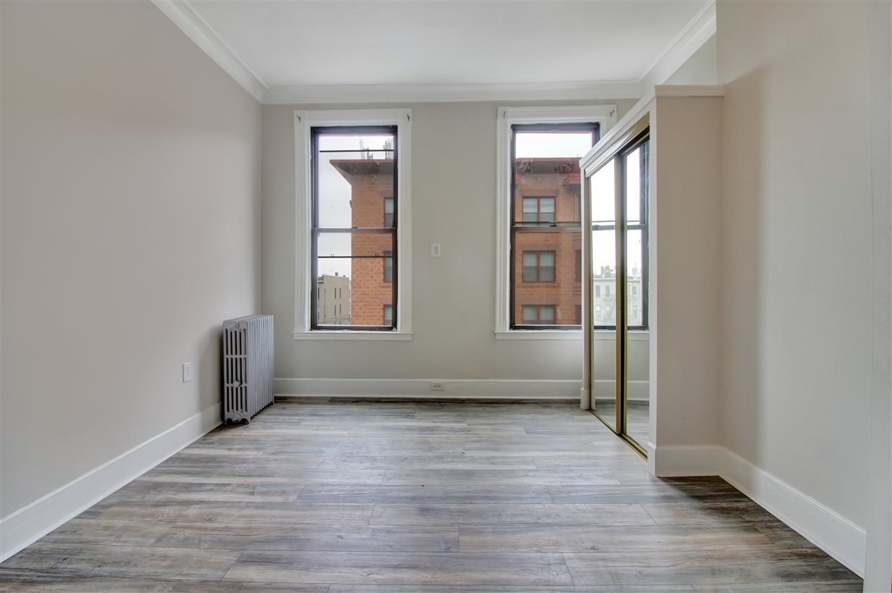 332 JACKSON ST Unit: 4L