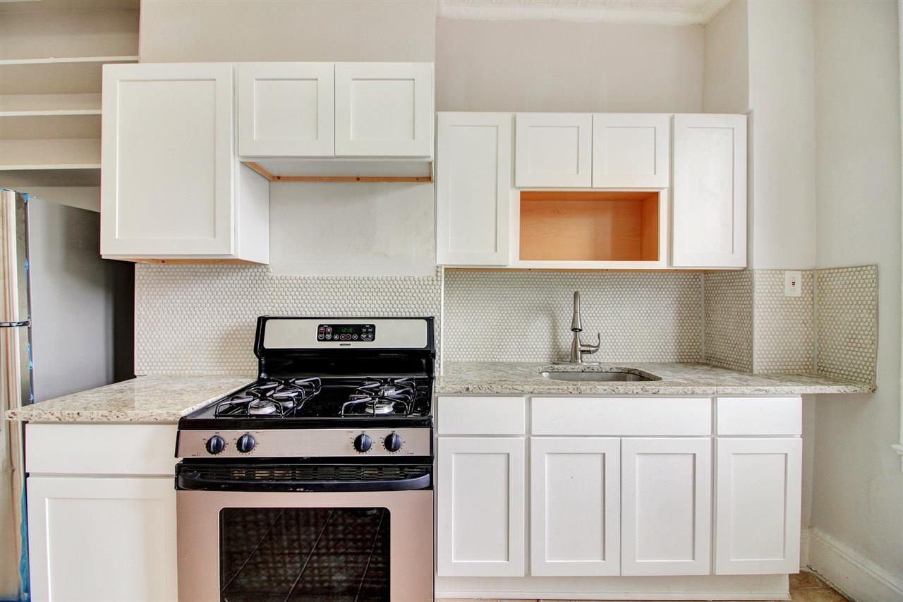 332 JACKSON ST Unit: 4L