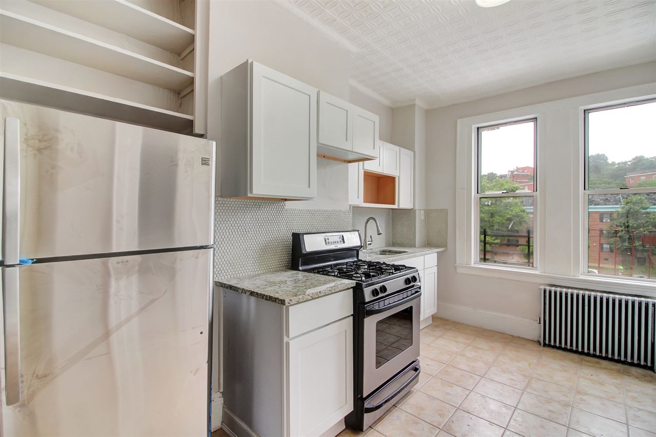 332 JACKSON ST Unit: 4L