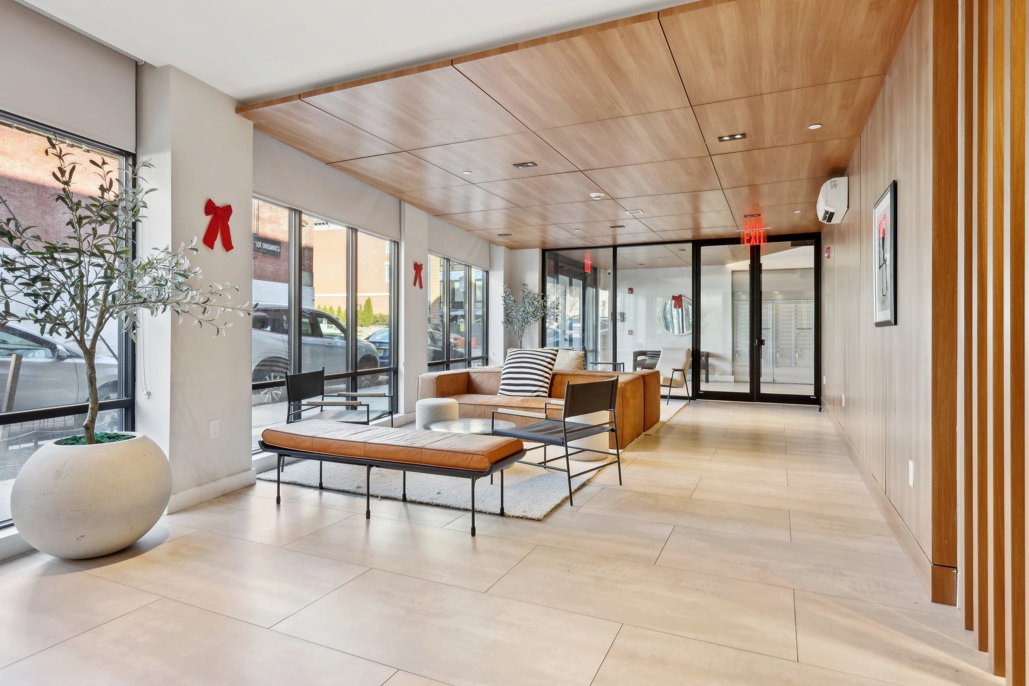 424 ARLINGTON AVE Unit: 206