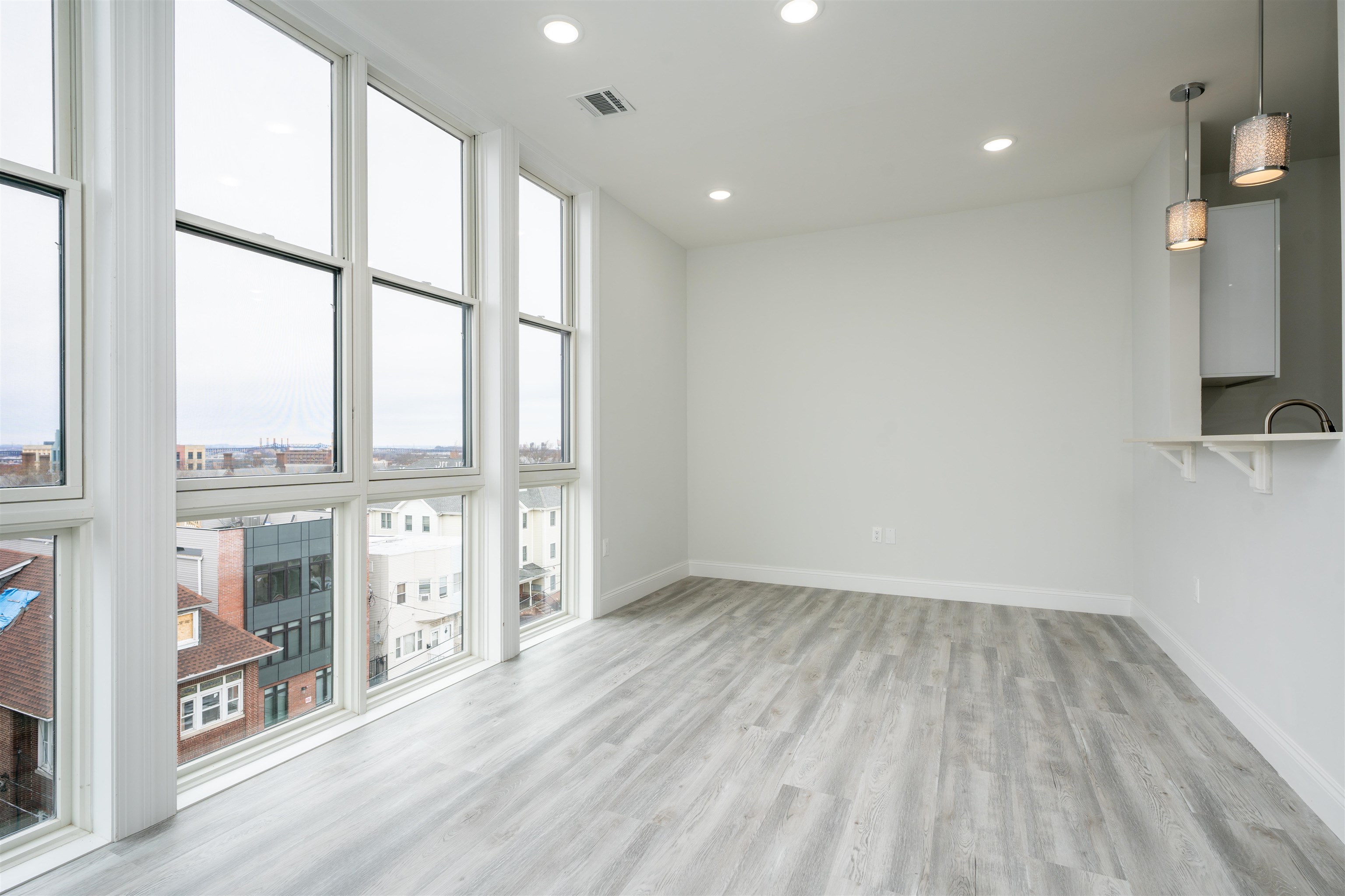 144 BERGEN AVE Unit: 3B