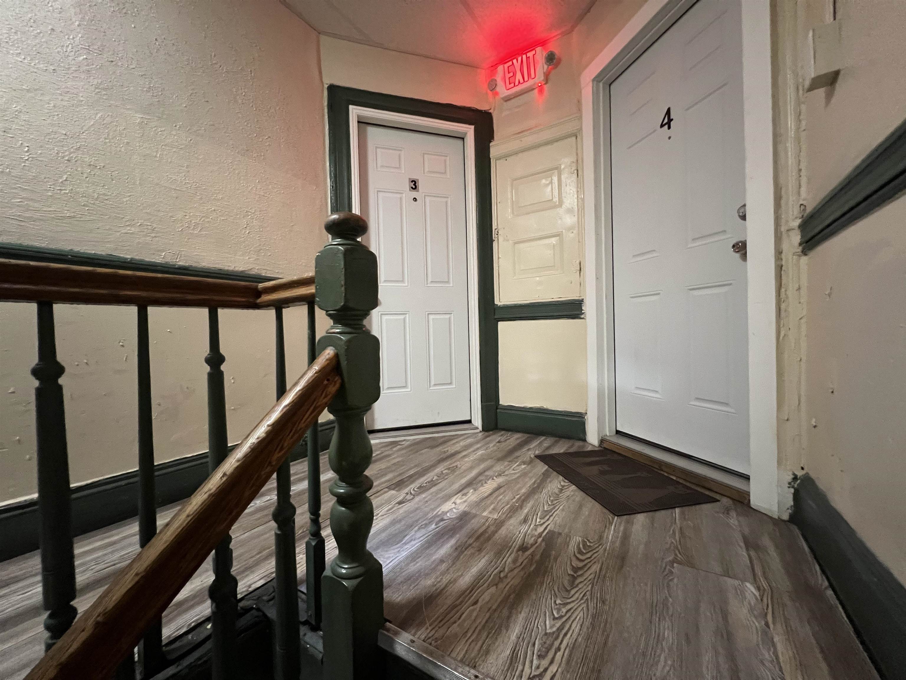 1513 SUMMIT AVE Unit: 3