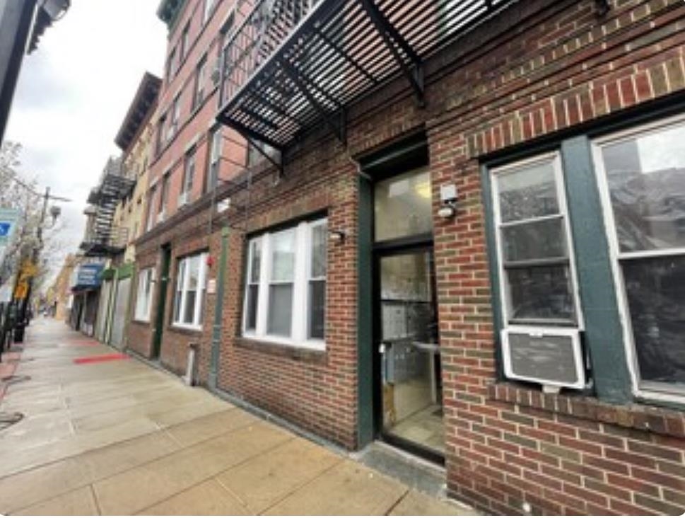 1513 SUMMIT AVE Unit: 3