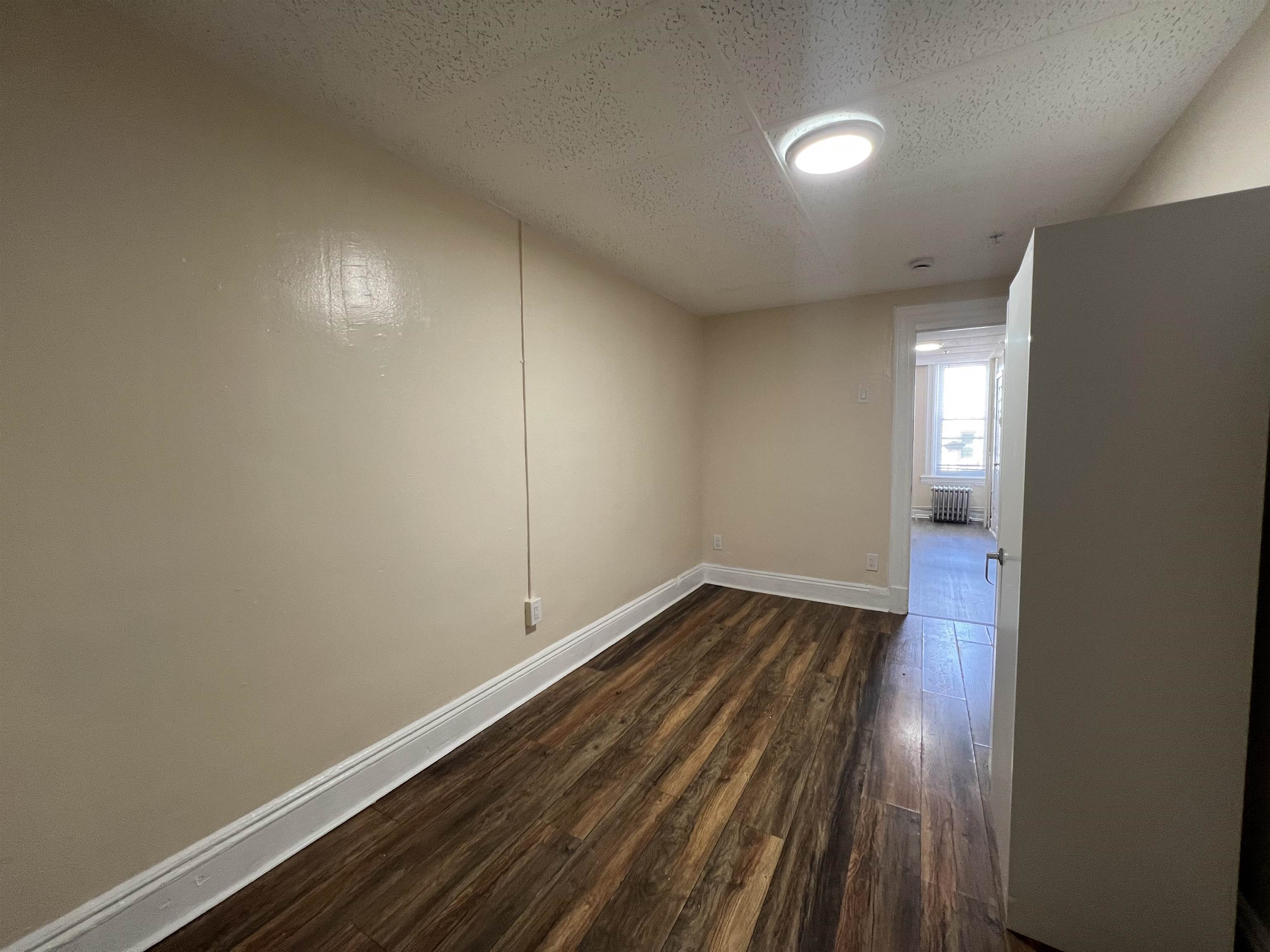 1513 SUMMIT AVE Unit: 3